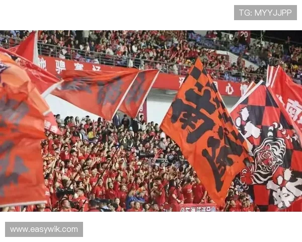 中国男足迎逆转胜利全场拼搏展现团队精神再燃球迷热情