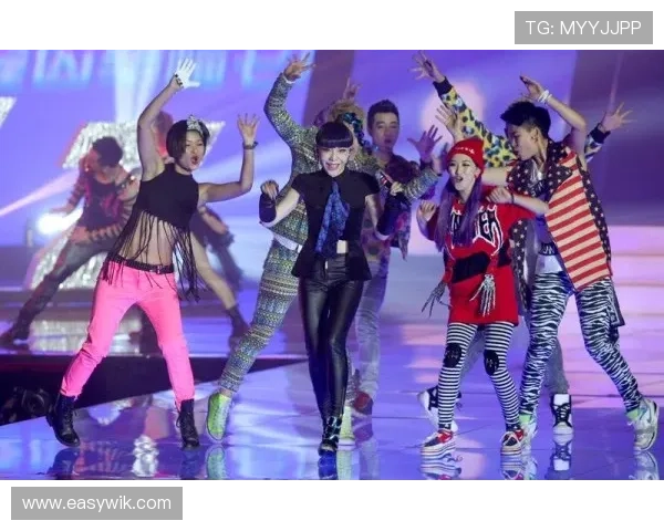 全球电竞盛典燃爆秋季赛场各大战队鏖战巅峰引爆青春热潮