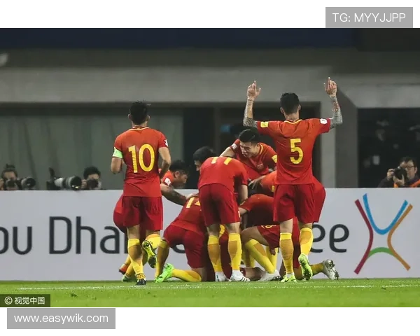 国足主场力克劲敌全队齐心奋战展现新时代中国足球精神