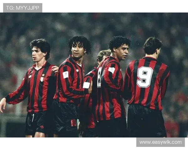 AC米兰足球俱乐部的辉煌历程与未来发展展望