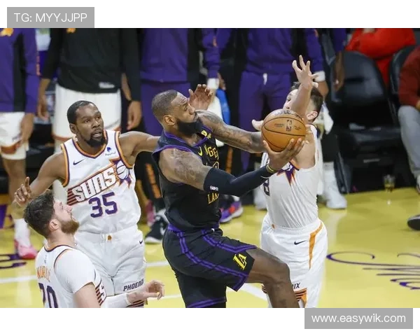 湖人逆转勇士上演末节大爆发詹姆斯关键时刻力挽狂澜赢得焦点战胜利